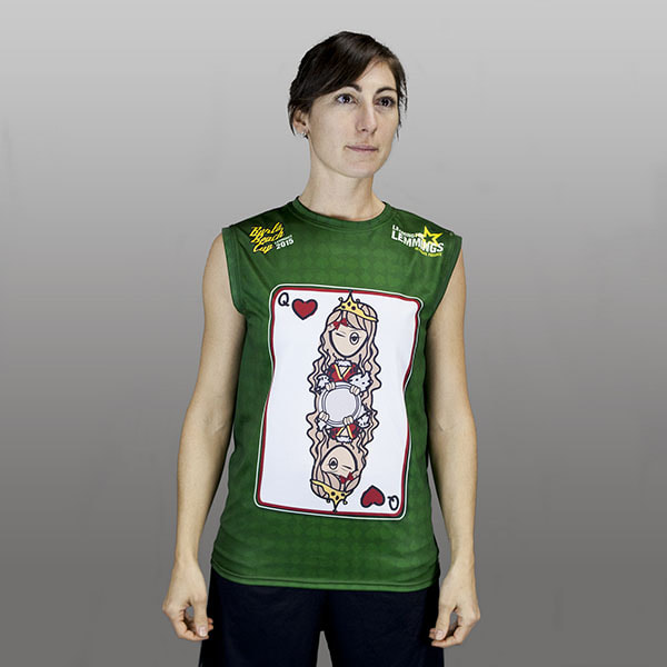 femme portant un maillot sans manches vert