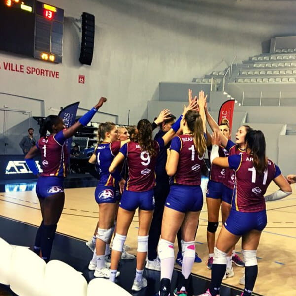 bmv vrouwen volleyballers juichen